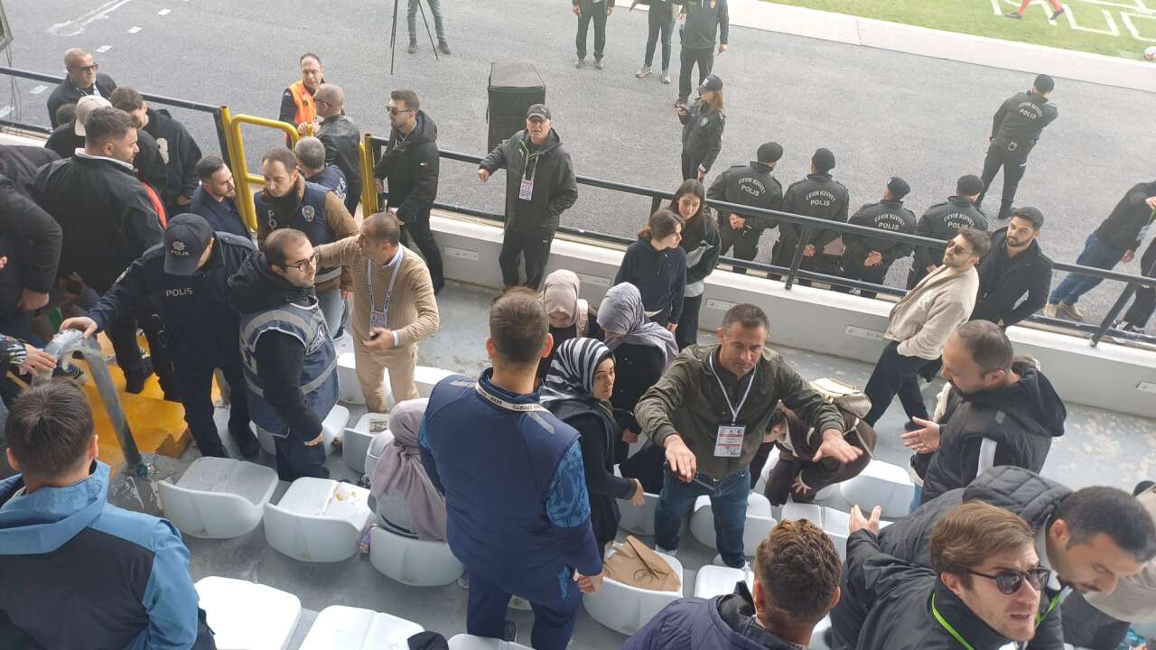 Muğlaspor–Bodrum FK Maçında Gerginlik! Başkan Kıyanç Arbede Ortasında Kaldı 3